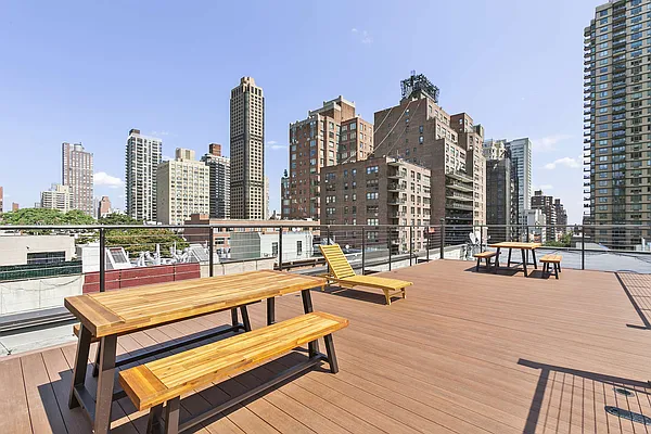 Rented by Cooper & Cooper Real Estate | media 8