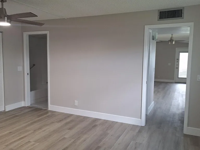 120 Normandy Ln #C — Photo 9