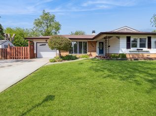 848 Bonita Ave, Elk Grove Village, IL 60007