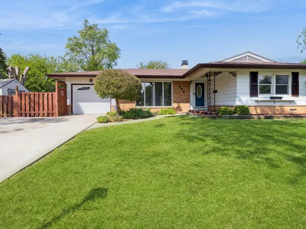 848 Bonita Ave, Elk Grove Village, IL 60007