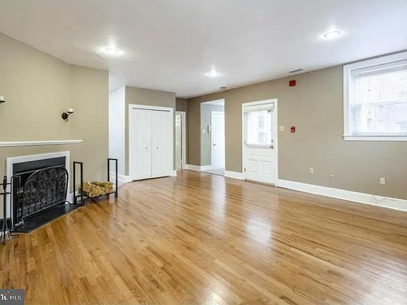 4th image of 1707 Green St APT C