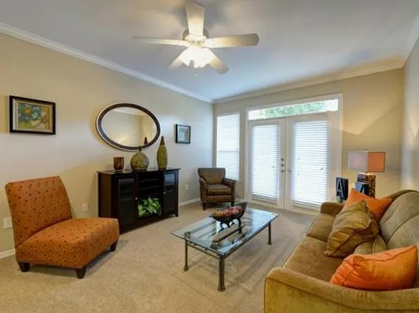 17118 Planters Row, Addison, TX 75001