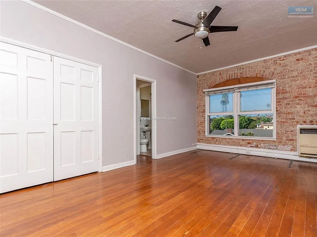 Gailmore Apartments — Photo 2