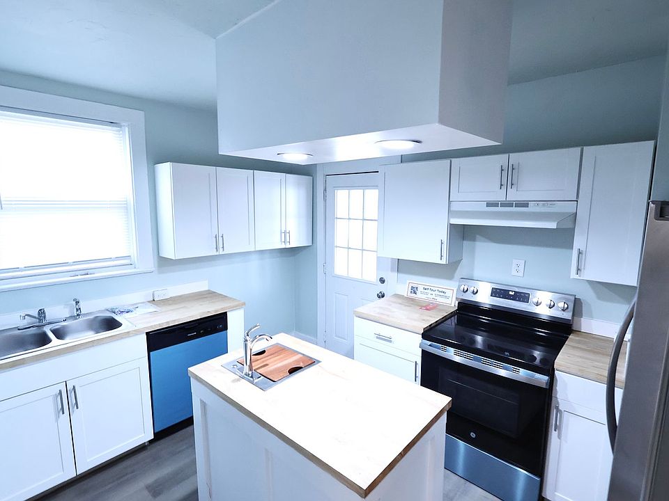 1st image of 555 Brittain Rd