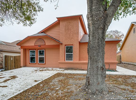 2nd image of 5954 Sunrise Bend Dr