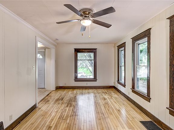4th image of 1306 Hawthorne Street
