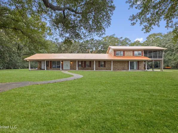 3717 Johnston Rd, Gautier, MS 39553