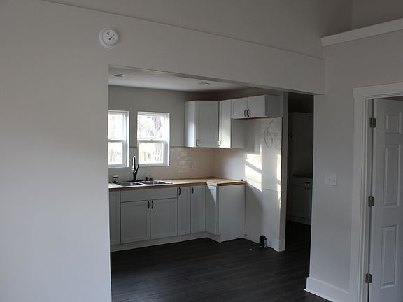 2nd image of 4412 Evanston Ave