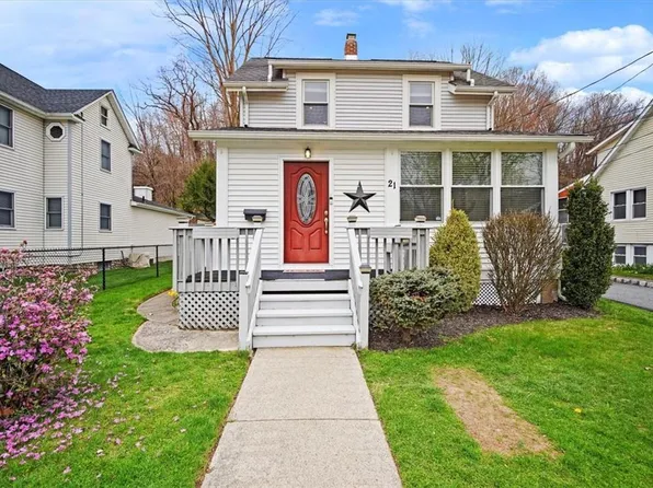 21 Richard Street, Sloatsburg, NY 10974