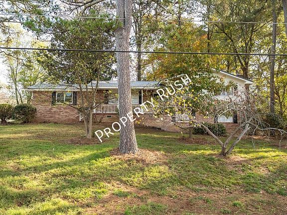 4th image of 20 Linda Ln