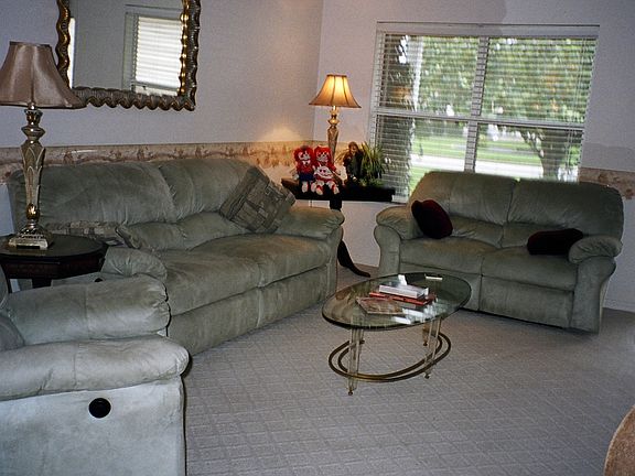 3rd image of 706 Evelyn Dr