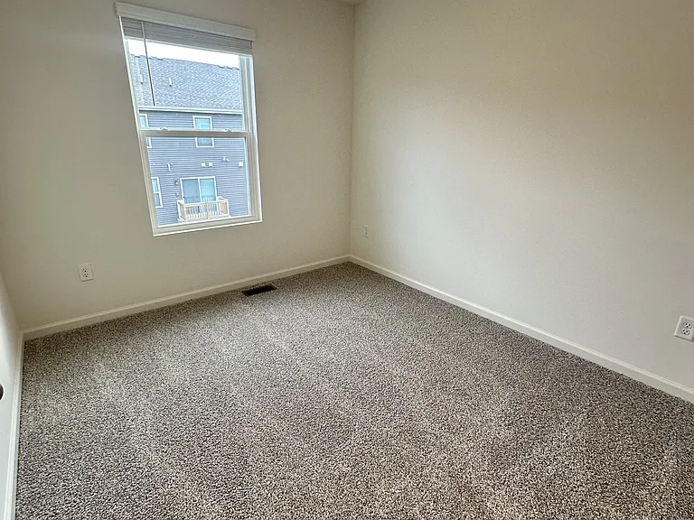 1534 Yosemite Way — Photo 17