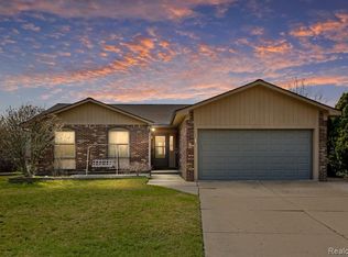 14434 Vale Ct, Sterling Heights, MI 48312