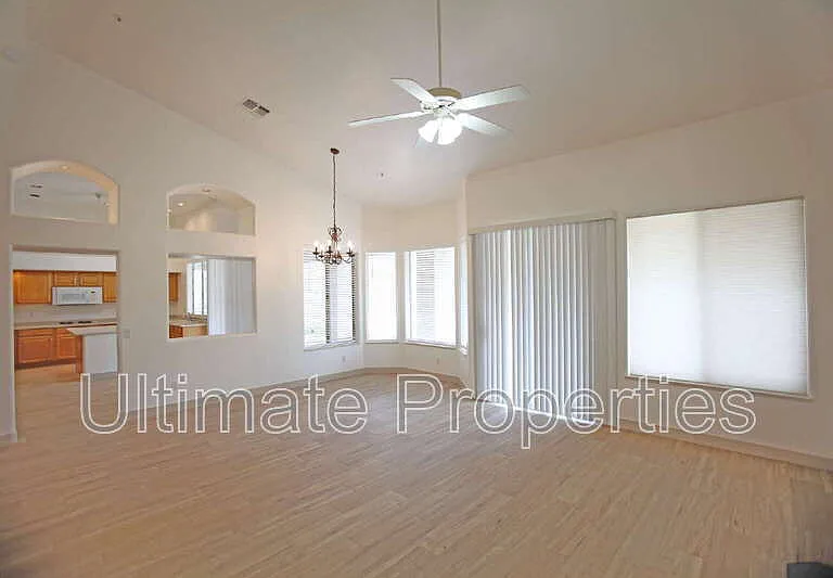 13872 E Kalil Dr — Photo 4