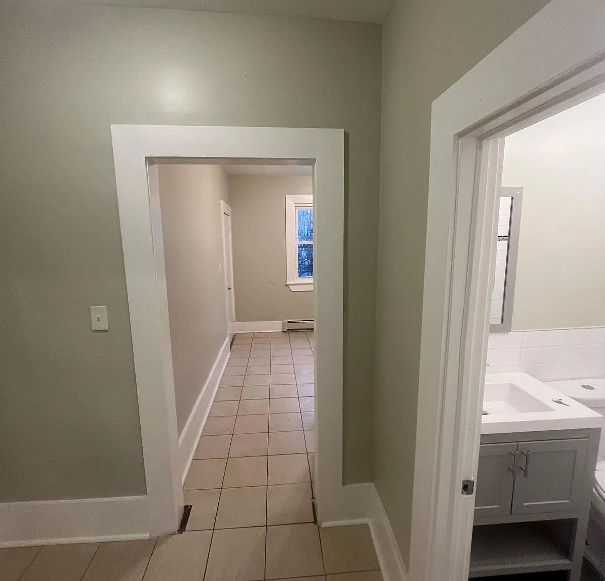 3 bed, 1000 sqft, $2,195 — Photo 2