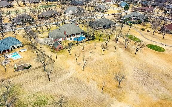 4th image of 9607 Divot Dr