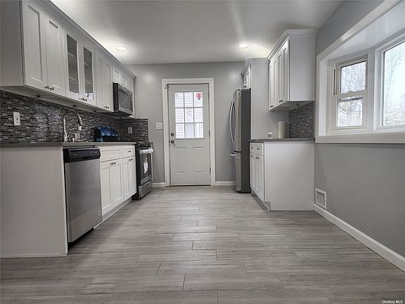 3rd image of 246 Fruitwood Ln