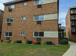 922 Hinman Ave APT 2A, Evanston, IL 60202