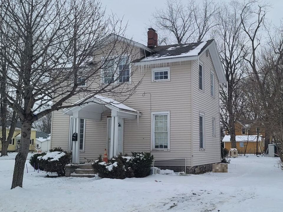 2nd image of 523 Walnut St