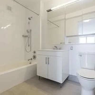 Rented by Bond New York | media 5