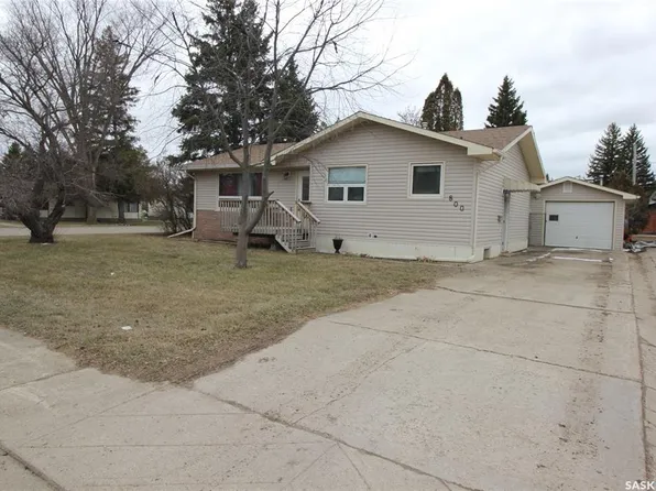 800 ROBISON STREET, Indian Head, SK S0G 2K0