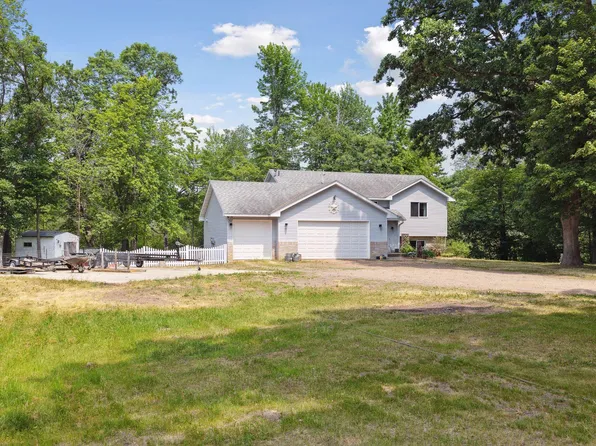 6926 270th St, Wyoming, MN 55092