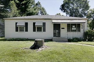 3rd image of 838 Washington Ave N