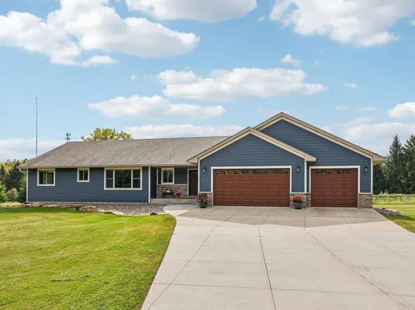 23 Hilltop Rd, Houlton, WI 54082