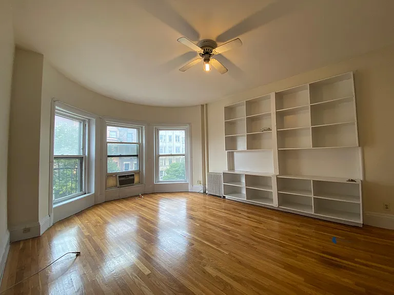 525 Beacon St #5 — Photo 1