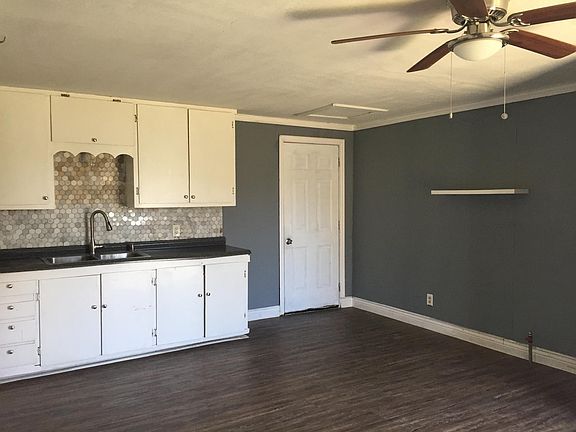 2nd image of 724 N Avenue C APT 10