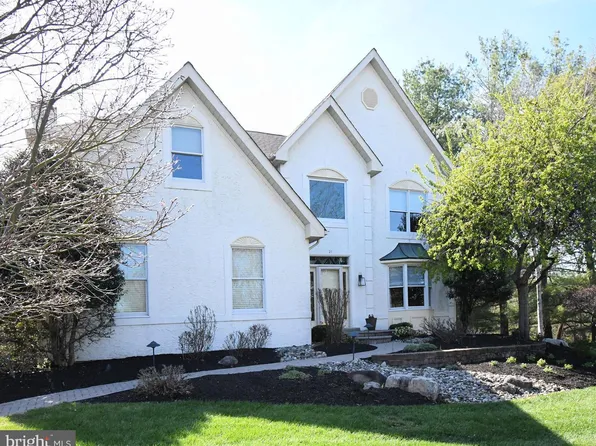 27 Arabian Way, Holland, PA 18966