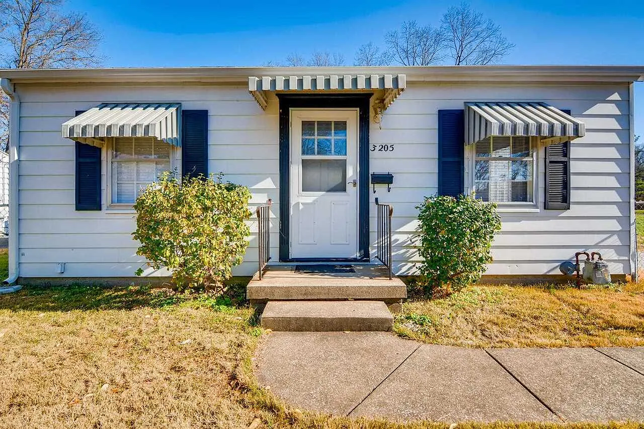 3205 N 12th Ave photo 1