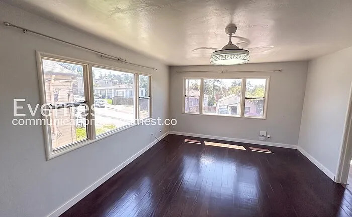6618 Laird Ave — Photo 17