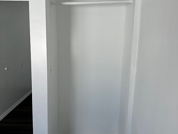 3rd image of 3327 Pepper Ave