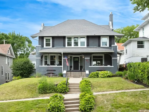 42 Hillcrest Ave, Davenport, IA 52803