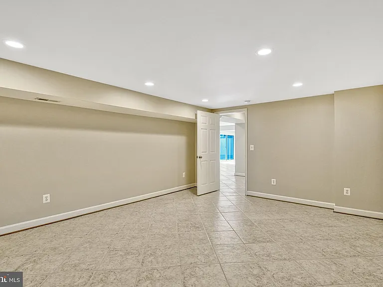 5021 Fleming Dr — Photo 57