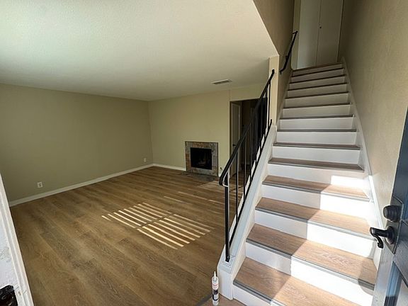 5th image of 404 Sycamore Cir