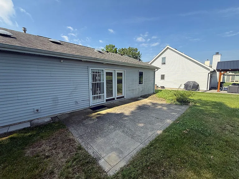 5018 Goldfinch Ln — Photo 24