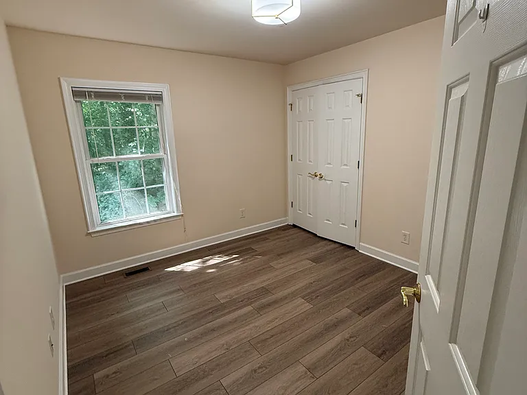 305 E Monacan Dr — Photo 9