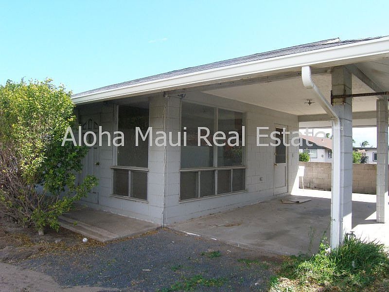 Exterior Entry & Carport