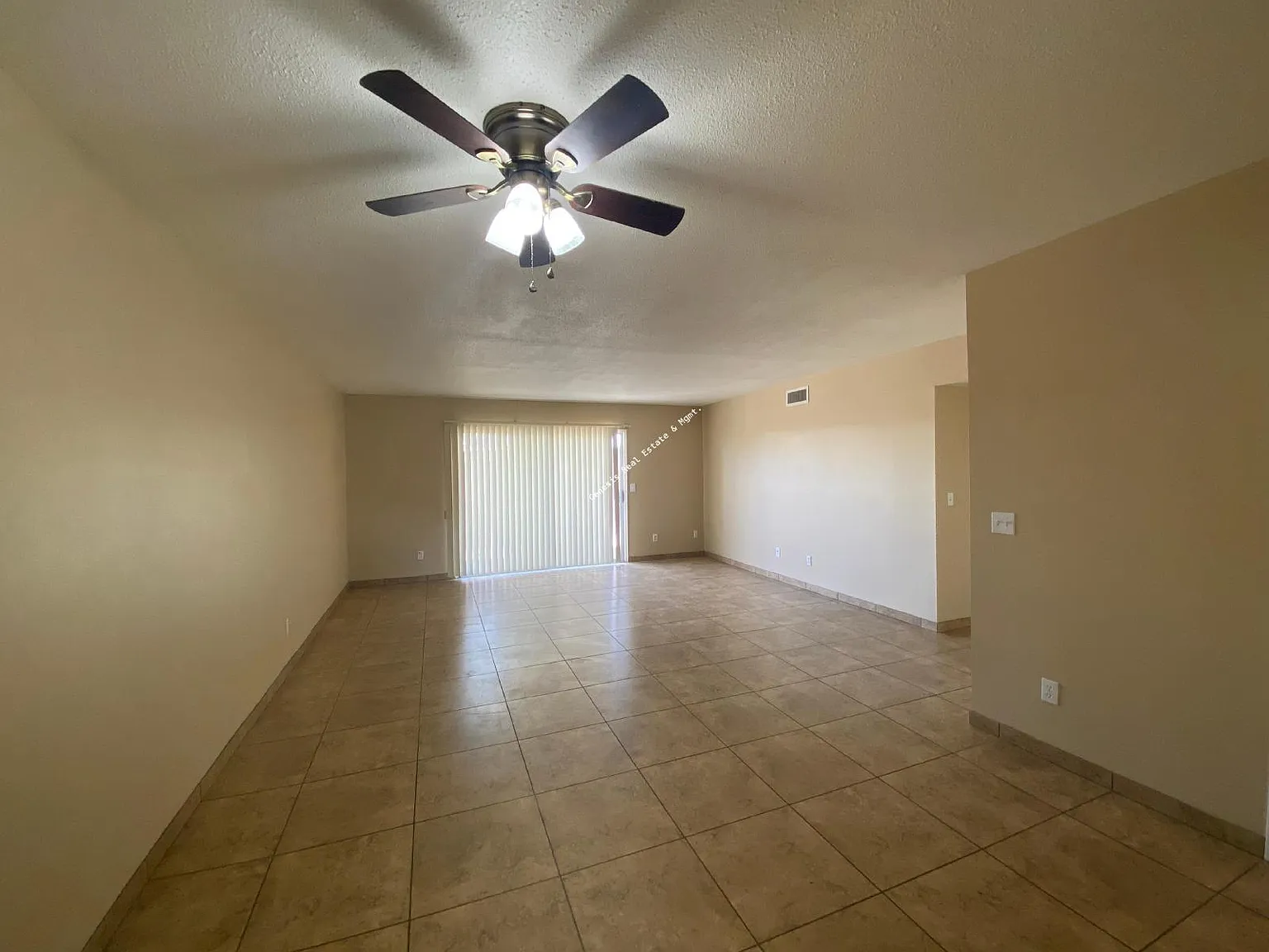 3 bed, 2.0 bath, 1259 sqft, $1,695 — Photo 3