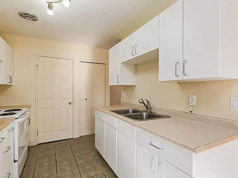130 Mount Pleasant Dr #1 — Photo 13