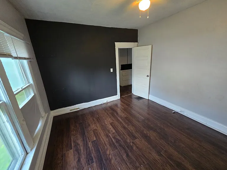 10117 Somerset Ave — Photo 9