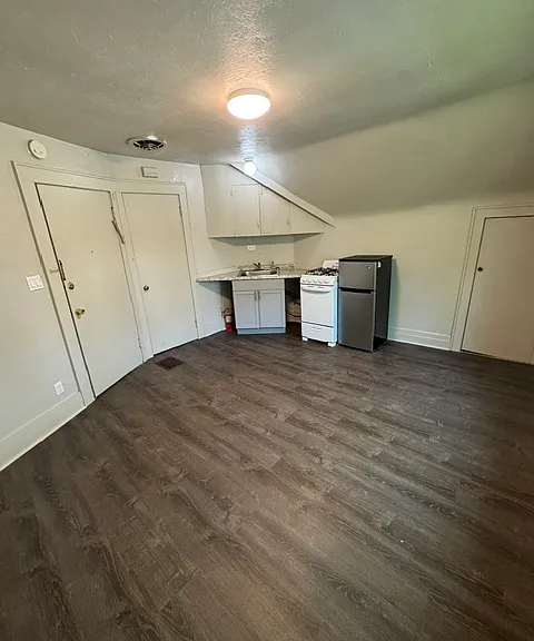 72 S Union St #12 — Photo 2
