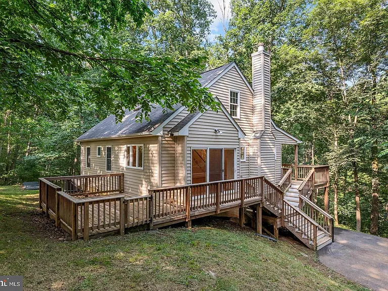 175 Easy Hollow Rd — Photo 2