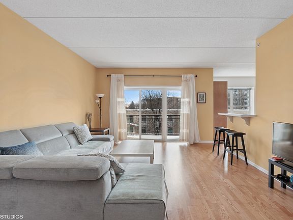 3rd image of 900 Lee St Unit 309