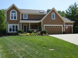 4117 SW Laharve Dr, Lees Summit, MO 64082
