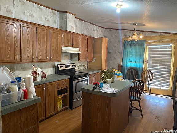 4th image of 320 COUNTY ROAD 308A