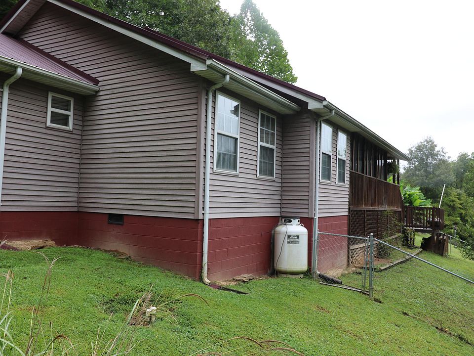 1st image of 101 Oak Dr