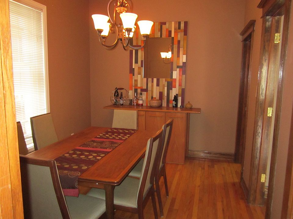 2nd image of 2144 N Franklin St
